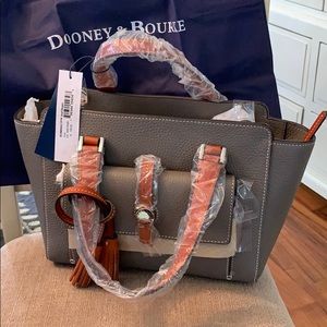 Dooney& Bourke small shopper Taupe, NWT